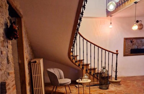Lacroisille Bed & Breakfast | Discover L'écrin: Oceanfront Retreat with Pool & High Ratings