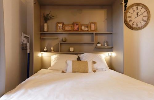 Alco Apartment | Relaxing Ocean View Studio with Wifi and Beach Access
