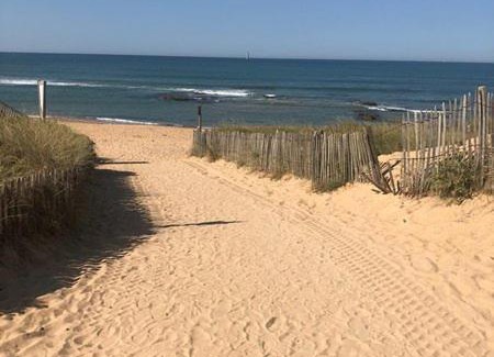 Les Sables d'Olonne House | Beachfront Bliss at L’ écume de mer - Rated 9.6/10