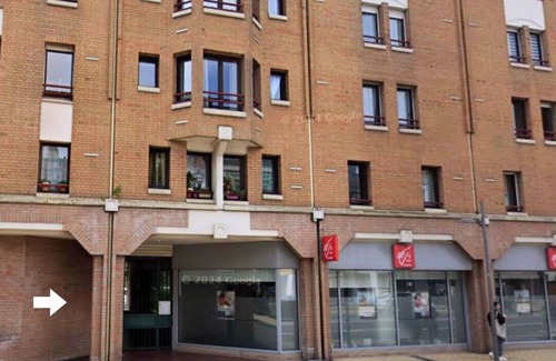Calais Apartment | Perfect L'écureuil Studio: City Center Parking & Breakfast