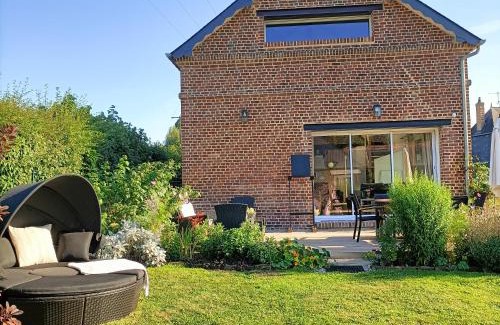 Hautot-Saint-Sulpice House | Kid-Friendly Escape at L'écurie d'antan - Guest Rated 9.8