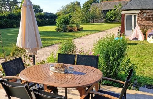 Hautot-Saint-Sulpice House | Kid-Friendly Escape at L'écurie d'antan - Guest Rated 9.8