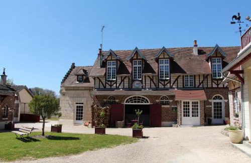 Vieux-Moulin House | Discover L'écurie de Vieux-Moulin: Pet-Friendly Retreat