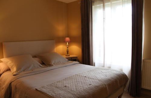 Vieux-Moulin House | Discover L'écurie de Vieux-Moulin: Pet-Friendly Retreat