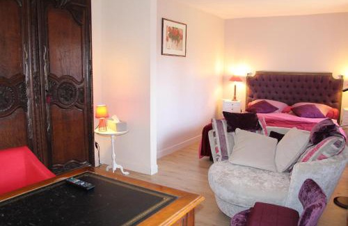 Vieux-Moulin House | Discover L'écurie de Vieux-Moulin: Pet-Friendly Retreat
