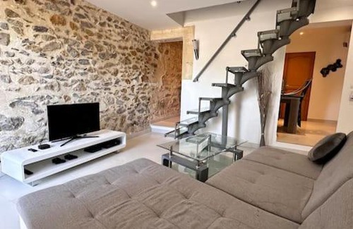 Fourques Apartment | Experience Elegance at L’élégance de la Pierre Hotel