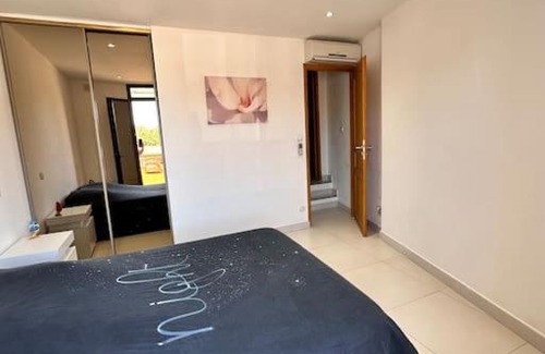Fourques Apartment | Experience Elegance at L’élégance de la Pierre Hotel