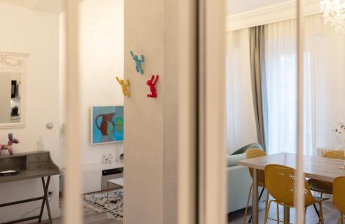 Saint-Georges Apartment | Elegant Toulouse Getaway with Garage for Family Comfort