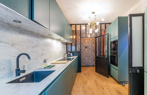 Saint-Jacques - Nazareth Apartment | Vintage Apartment Near City Center with Spa & Breakfast