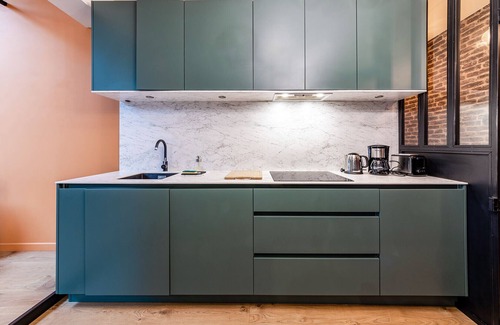 Saint-Jacques - Nazareth Apartment | Vintage Apartment Near City Center with Spa & Breakfast