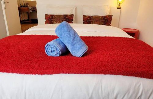 Talensac-Pont Morand Apartment | Tranquil City Retreat at L'élégant - Family Friendly Stay