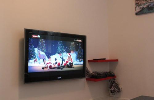 1st Arrondissement Apartment | Discover L'Éphémère Canebière - Gambetta: Pet Friendly Haven