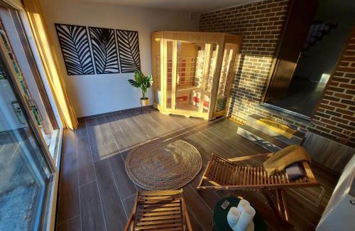 Heer House | Discover L'Éphém'Heer: Oceanfront Retreat with Spa & Hot Tub