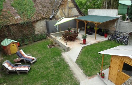 Vaumas House | Family-Friendly Getaway at L'escale de la Besbre - 8.8/10