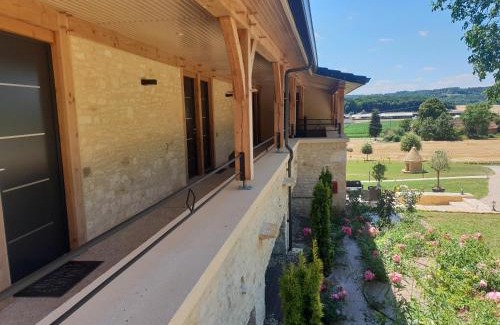 Aubas Bed & Breakfast | Inviting L'étable Gourmande: Family-Friendly Retreat