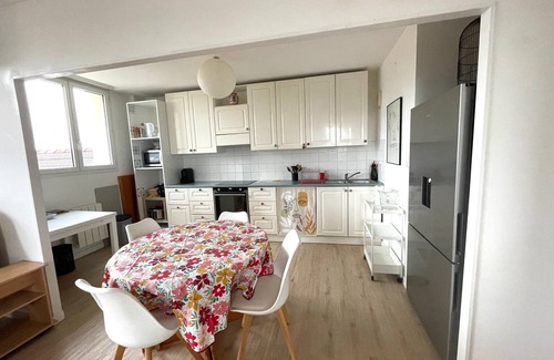 Besancon Apartment | Bright and Inviting L'étage Lumineux with Family Amenities