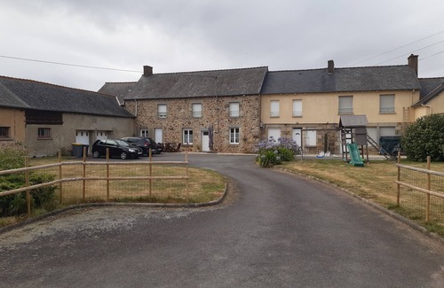 Guitte House | L'étape conviviale gîte 1 for 6 people 20 mins from Dinan