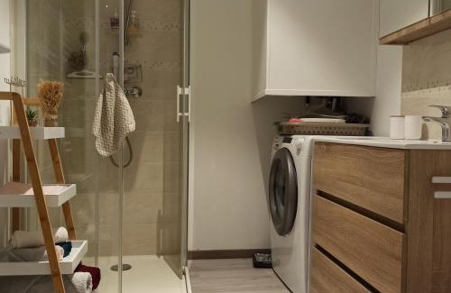 Vernon Apartment | Cozy Cocon: Parking, Terrace & WIFI in Vernon Giverny