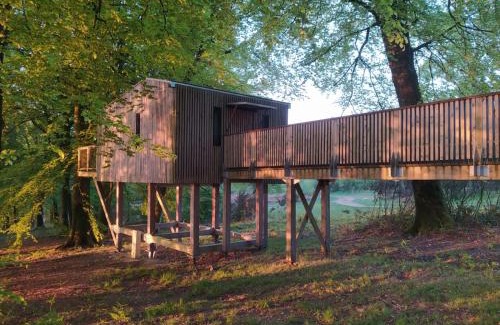 Noues de Sienne Cabin | Experience L'étape en forêt: Pet-Friendly Retreat with Spa
