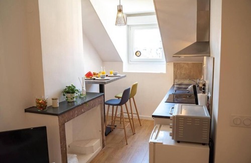 Quartier Hyper-Centre Apartment | Explore L'étoile Grenobloise in the Heart of Grenoble