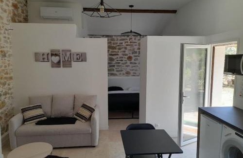 Lorgues House | Relaxing Countryside Retreat with Pool Amenities