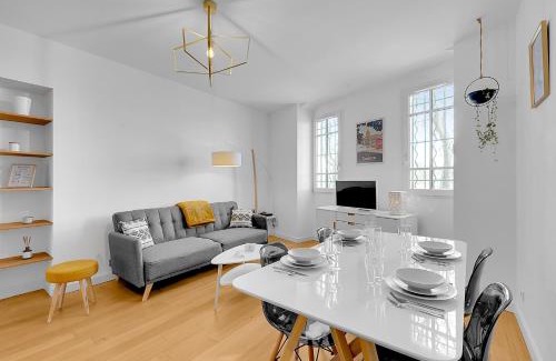 Carmes Apartment | Modern T3 at L'île aux Tounis in Central Toulouse