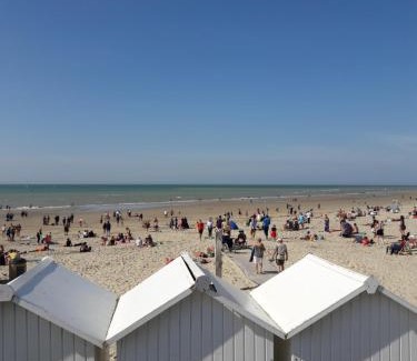 Fort-Mahon-Plage Apartment | Beachfront Retreat: L Îlot de la Baie, 9.5/10 Rated Studio