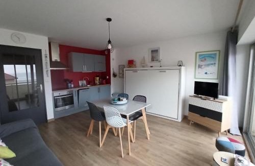 Fort-Mahon-Plage Apartment | Beachfront Retreat: L Îlot de la Baie, 9.5/10 Rated Studio