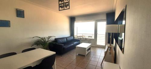 Ostend City Centre Apartment | Oceanfront Bliss at L'Ôô: Family-Friendly 4-Star Retreat