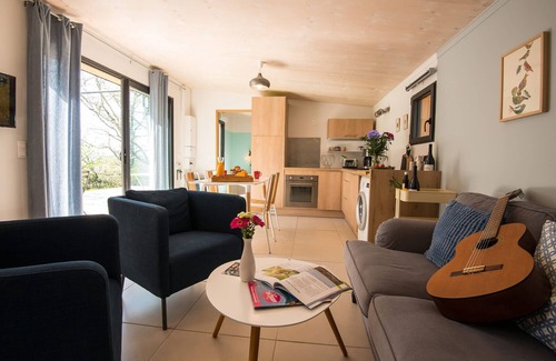 Payzac House | Guest Rated 10/10: L'ôlive Gîte with Pool and Kitchen