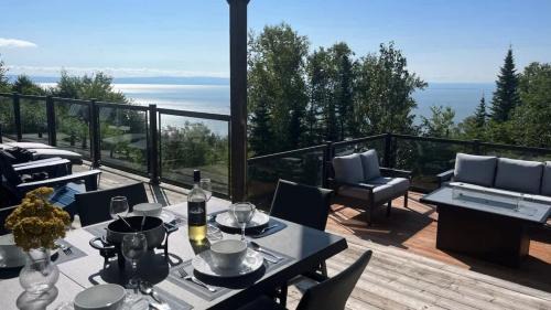 Petite-Riviere-Saint-Francois Ski Chalet | Indulge at L'Audacieux - Spa Retreat by the River