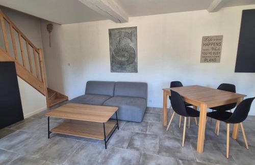 Sainte-Genevieve-les-Gasny Apartment | Discover Family-Friendly Comfort at L'Abaca 25