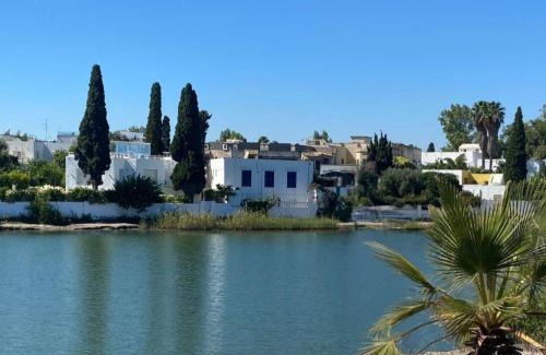 Amilcar Apartment | Elegant L'Abri Côtier: 3-Bedroom Retreat in Carthage