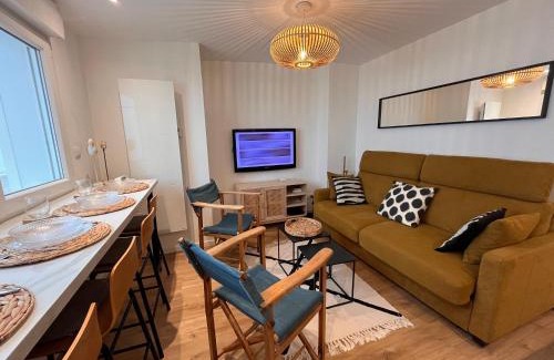 Fort-Mahon-Plage Apartment | Oceanfront L’Abri Cotier - Guest Rated 9.3, Family Friendly
