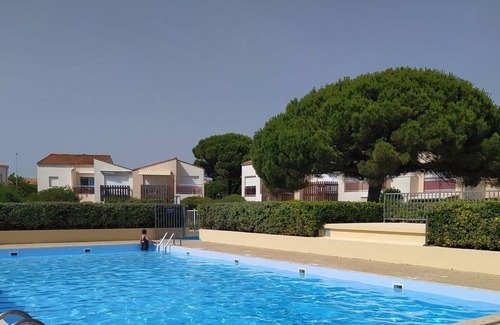 Charente-Maritime Apartment | L'abri du marin - studio - swimming pool, parking, wifi