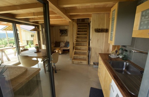 Charchilla Ski Chalet | Tranquil Eco Cabin Near Lakes and Nature - Family Friendly