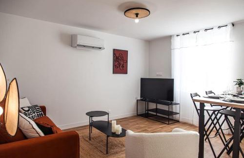 Chateauroux Apartment | Modern L’Abstrait: Guest Rated 9.7 with Breakfast Included