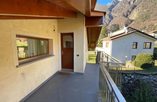 Piuro House | Family-Friendly L'Acero Rosso: Guest Rated 9.8/10