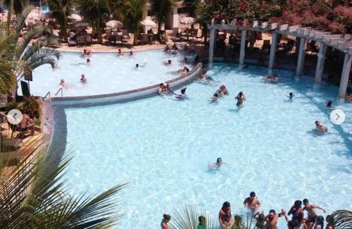 Caldas Novas Apartment | Experience L'acqua DiRoma III with Oceanfront Pool Access
