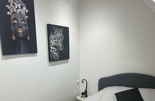 Noisy-le-Sec Apartment | Pet-Friendly Retreat at L'agréable with Family Amenities