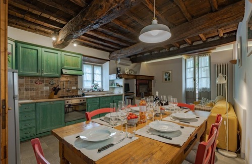 Gaiole in Chianti Villa | Experience L'Agrifoglio: Pools and Breakfast in Chianti