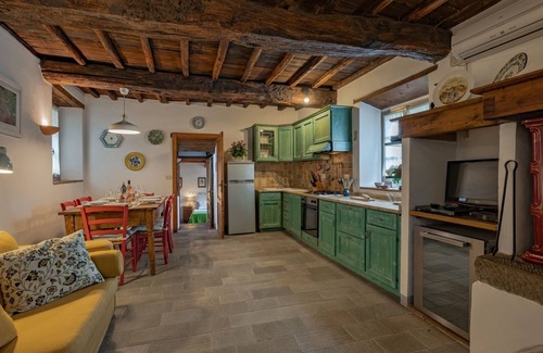 Gaiole in Chianti Villa | Experience L'Agrifoglio: Pools and Breakfast in Chianti