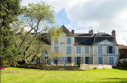 Cosne-Cours-sur-Loire House | Pet-Friendly Retreat at L'Aile des Moineaux - Rated 8.8/10