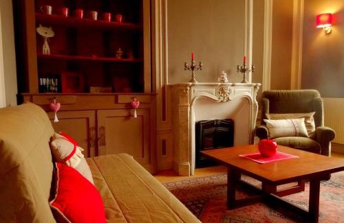 Mesnil-en-Ouche House | Experience Oceanfront Bliss at L'Ajoussienne - Rated 9.5