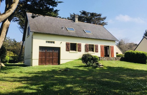 Denneville House | Beautiful Oceanfront Gîte L'Albatros: Perfect for Families