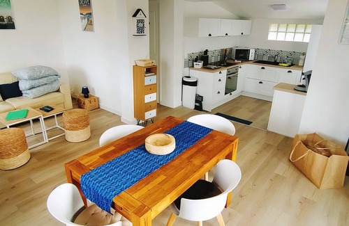 Quiberville House | Cozy Family Retreat with Ocean Views and Spa Amenities