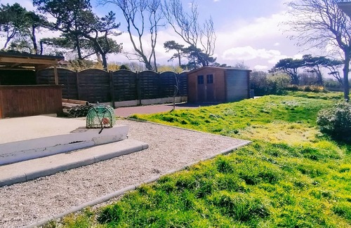 Quiberville House | Cozy Family Retreat with Ocean Views and Spa Amenities