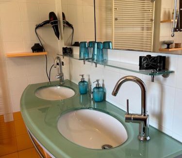 Fiano Romano Bed & Breakfast | Discover L'albero Del Pepe: Family-Friendly Retreat with Hot Tub