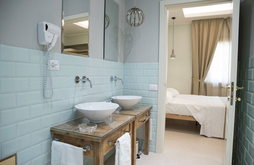 Porto Empedocle Bed & Breakfast | Budget-Friendly Stay at L'Albero with Family Amenities