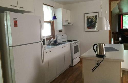 Waterloo Apartment | Discover Family-Friendly Comfort at L'Alcôve des Céramistes